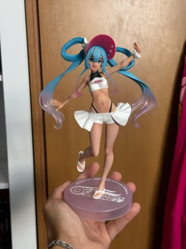 Hatsune miku figure