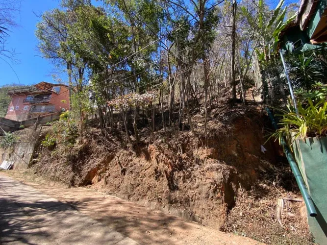 Terreno em Nogueira dentro de condomínio