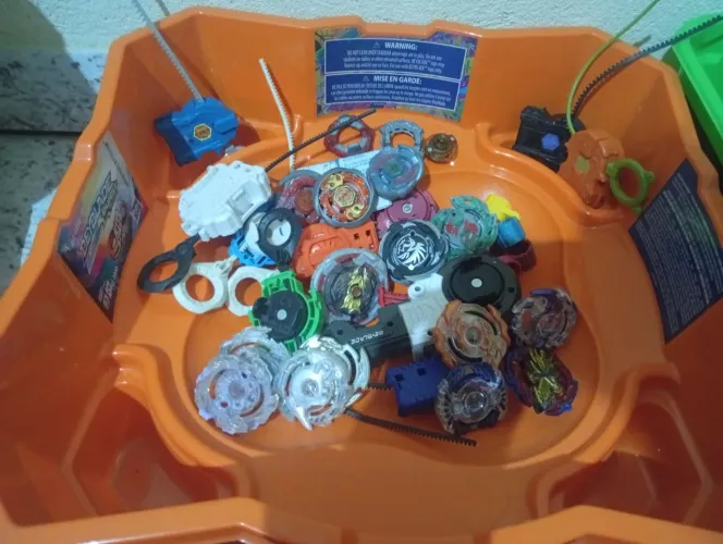 Lote de Beyblade