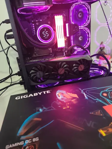 Placa de video Rx 7600 8gb Gigabyte