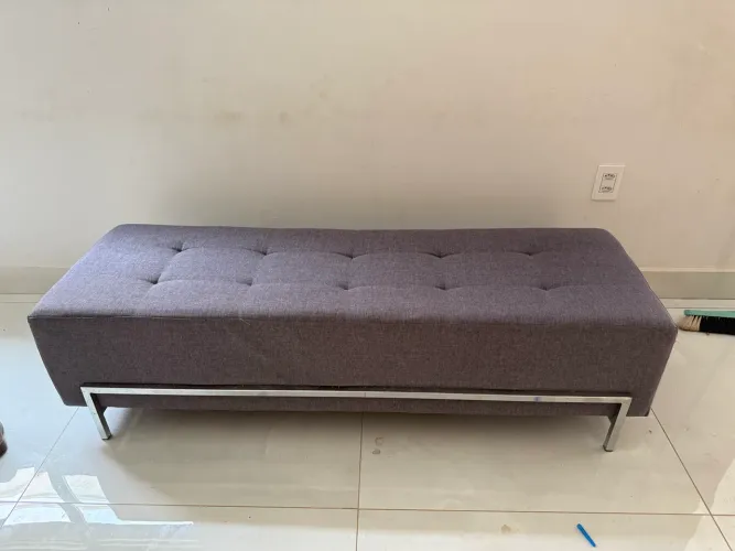 Sofá pé de cama 