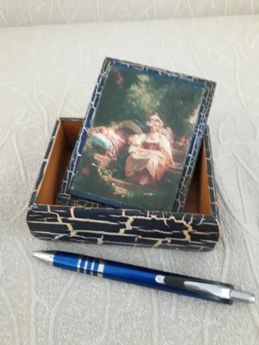 Porta Joias antigo de madeira com detalhe pintado internamente e exterior craquelet