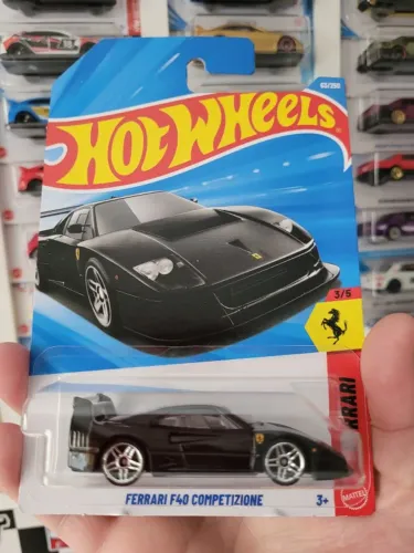 Ferrari F40 Competizione Preta Hot Wheels.