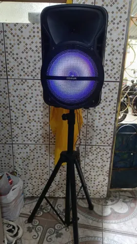 Caixa de Som e pedestal