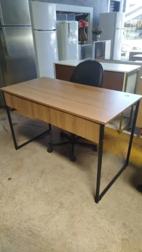 MESA DE ESCRITÓRIO PÉS INDUSTRIAL 299,00