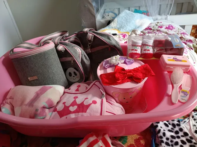 Roupa de bebê menina tudo novo e sami novo 