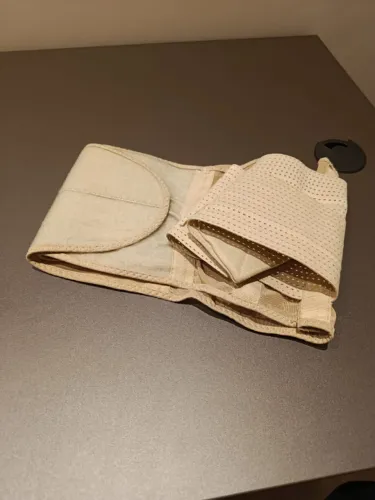 cinta modeladora abdominal de velcro com barbatanas - bege