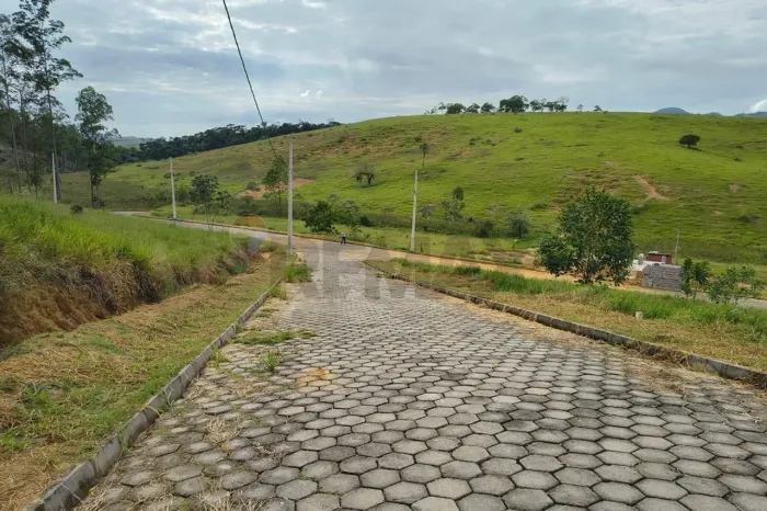 Excelente terreno em condominio fechado à Venda em Bicas!