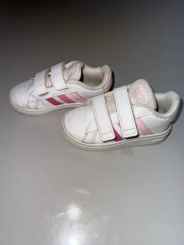 Tênis adidas menina
