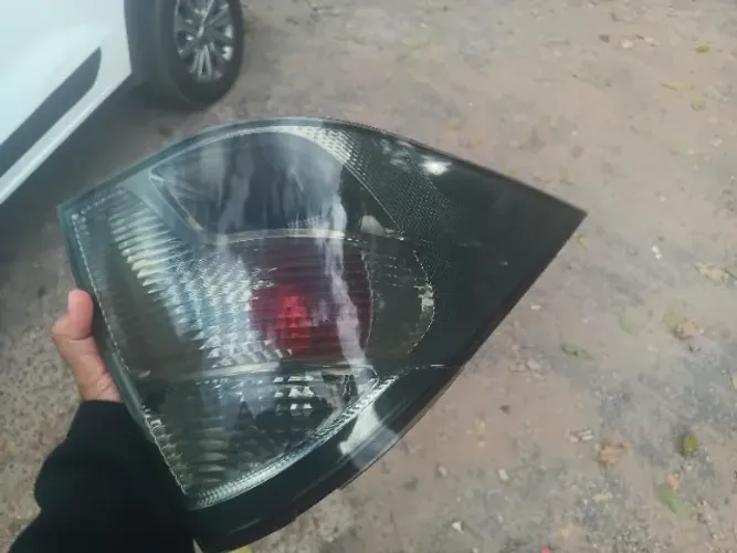 Lanterna traseira esquerda Fiesta Sedan
