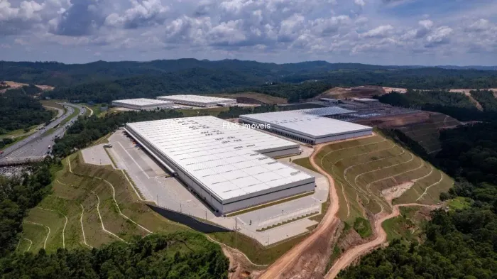 Galpão Comercial de Alto Padrão para Locação em Franco da Rocha-SP - Glebas: 10 Banheiros,