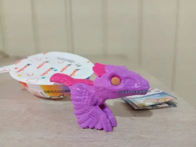 Kinder Joy Jurassic World Pyroraptor