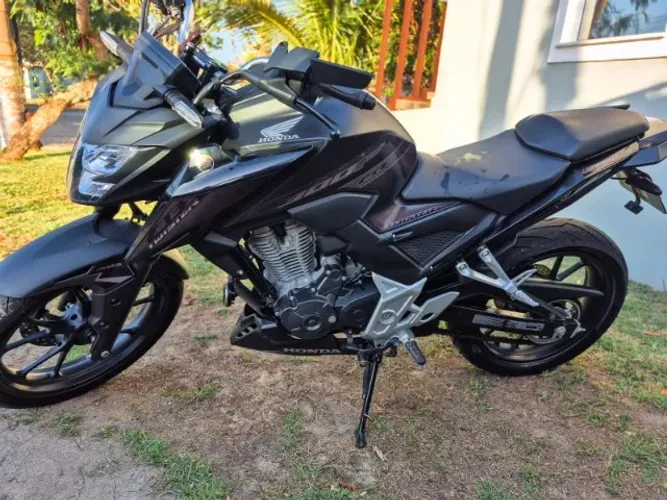Honda CB 300F Twister CBS 2025/2025 - R$ 25.000 (Muito nova) 4800km