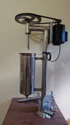 Maquina de bater juçara