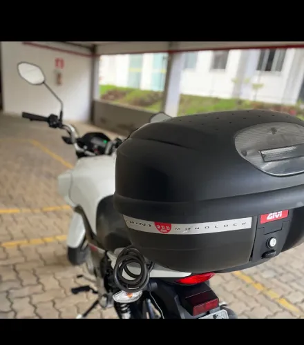 Baú Givi E33 Monolock 33 Litros Original + Base - Excelente Estado
