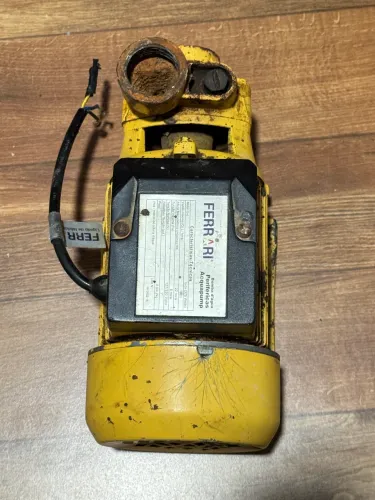 Bomba d?água periférica Ferrari 127/220v vazão 1800 litros