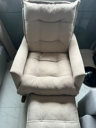 Poltrona de balanço reclinável