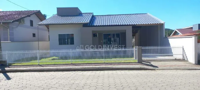 CASA DE 3 QUARTOS A VENDA EM GUABIRUBA - POMERANIA