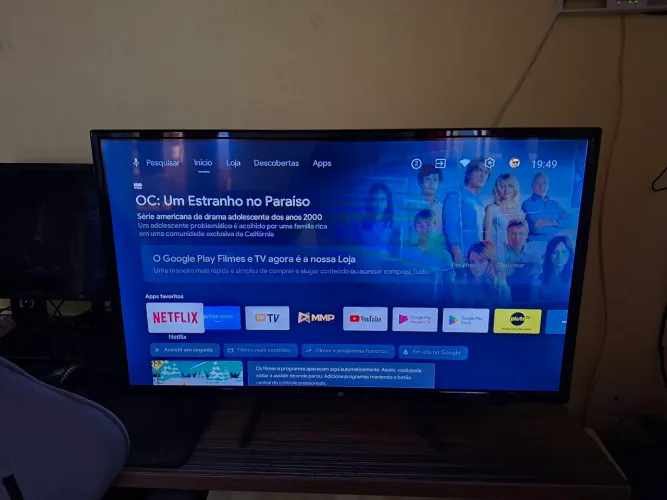 TV 32" smart Multilaser usada bem conservada