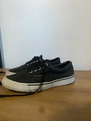 Tênis - Rainha estilo vans 