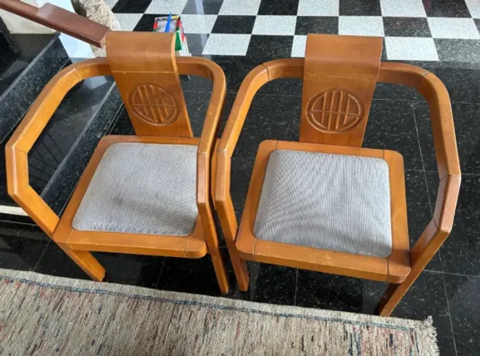 2 Cadeira Vintage Clássica em Madeira - Design Antigo