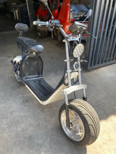Scooter Elétrica Shineray PT3 2023/2024 | Única Dona | 2 Baterias |