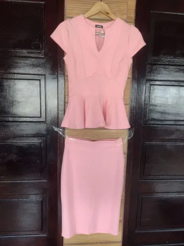 Conjunto saia e blusa