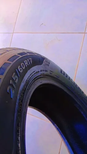 Vendo jogo de pneus 215/60 R17