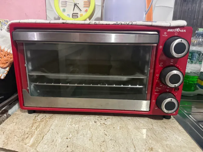 Forno elétrico praticamente novo 