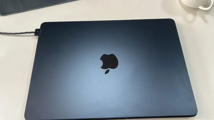 MacBook Air m3 16g 256
