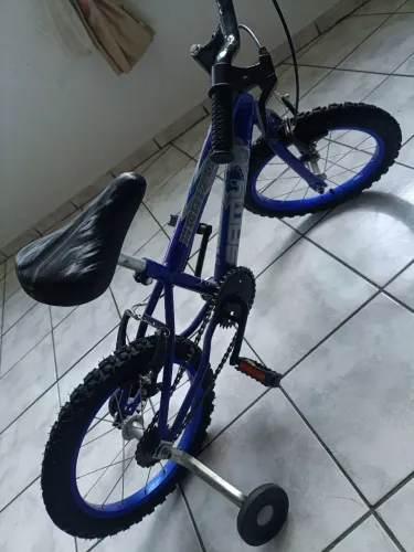 Bicicleta infantil aro 16 semi nova