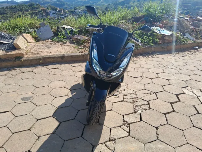 Vendo PCX DLX versão topo de linha com apenas 1.000 kms estado de zero