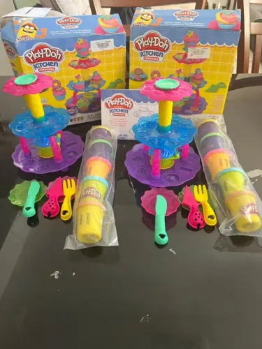 2 kit PLAY-DOH CREATIONS (novos , apenas com avaria nas embalagens))
