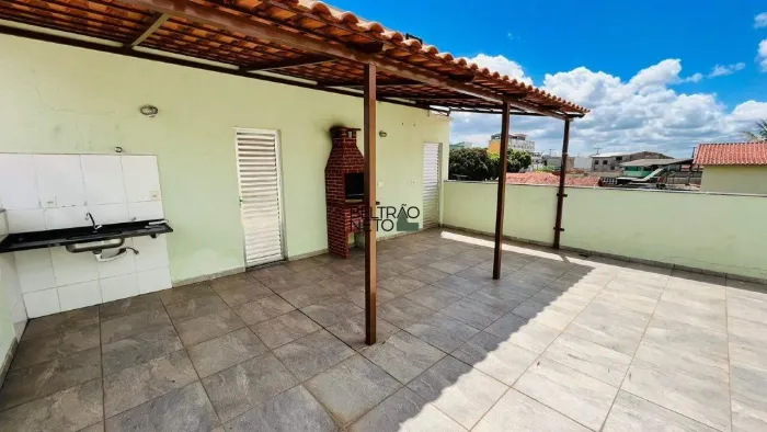 Cobertura 2 quartos para alugar no Barreiro