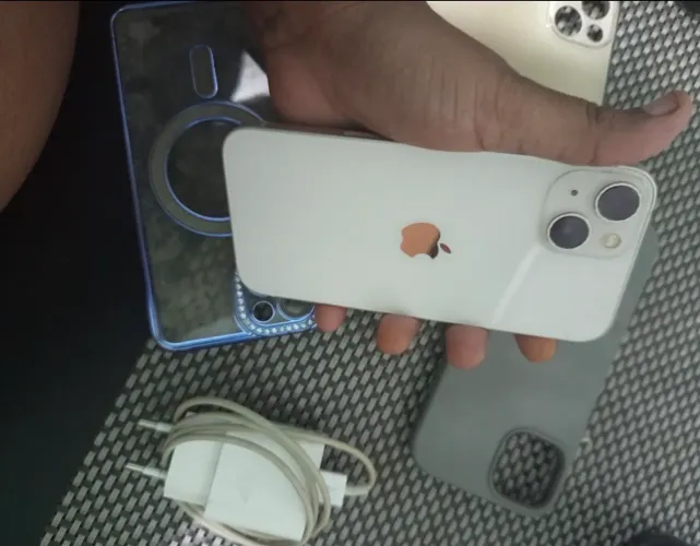 iPhone 13