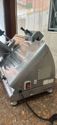Cortador de frios Bermar lam 300 semi nova