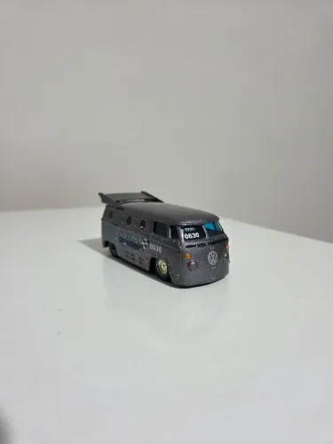 Jada Toys 1/64 V-dubs - Volkswagen Bus 1962 - Kombi 62