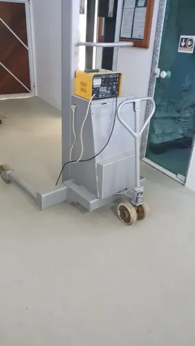 Empilhadeira rebocavel, 24 volts, hidráulica, para uma tonelada 