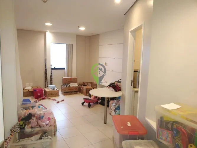 Sala comercial com 1 banheiro à venda próxima ao coração do Gonzaga em Santos SP