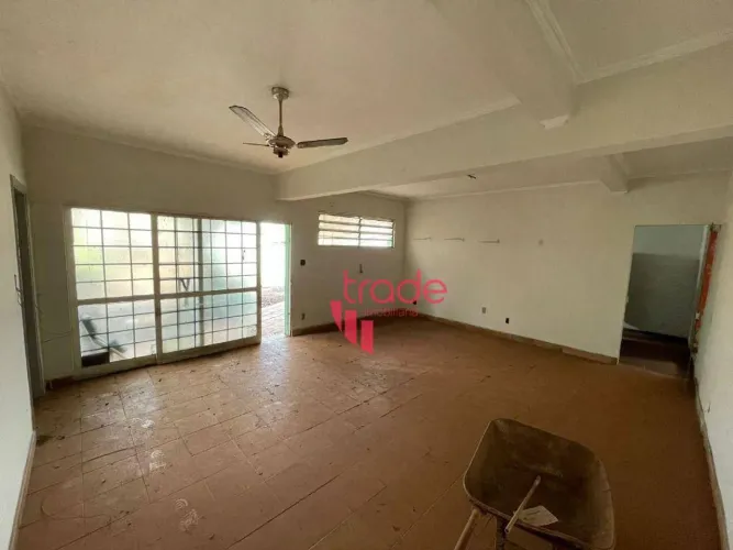 Casa Comercial para Locação de 03 Quartos no Jardim Paulista em Ribeirão Preto com Quintal