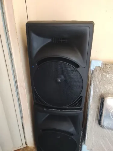Vendo par de caixas de som ativa 15 polegadas 