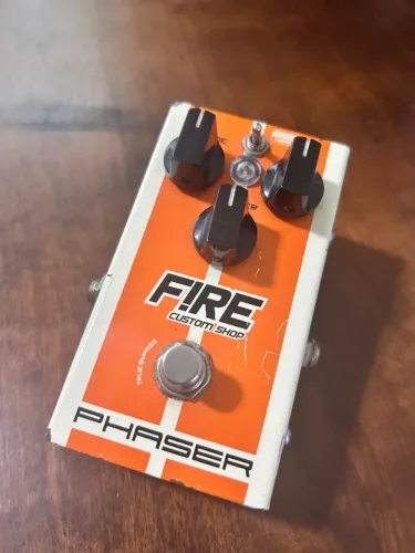 Pedal Fire Phaser/Vibrato - Analógico e True Bypass
