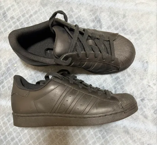 Tênis Adidas Superstar preto