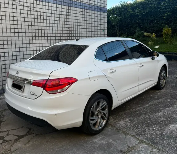 Citroen C4 Lounge Exclusive 1.6 Turbo 4P Aut. 2014
