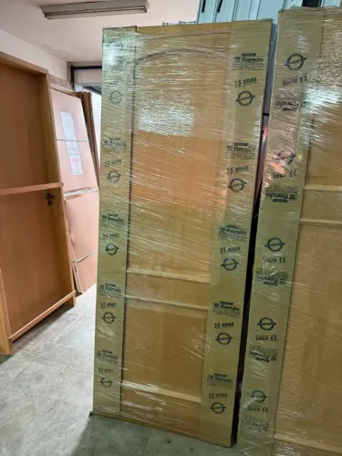Folhas de porta sólida com almofada (com pequena avaria)