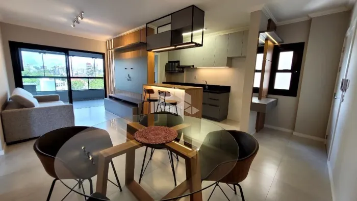 Apartamento mobiliado com 02 dormitórios (01 suíte) no Centro
