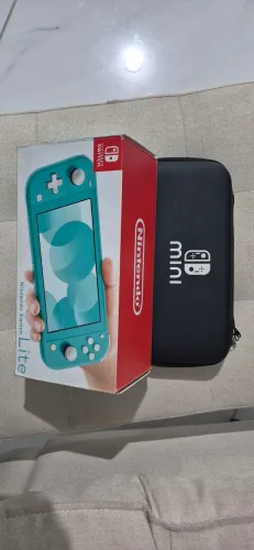 Nintendo switch lite na caixa