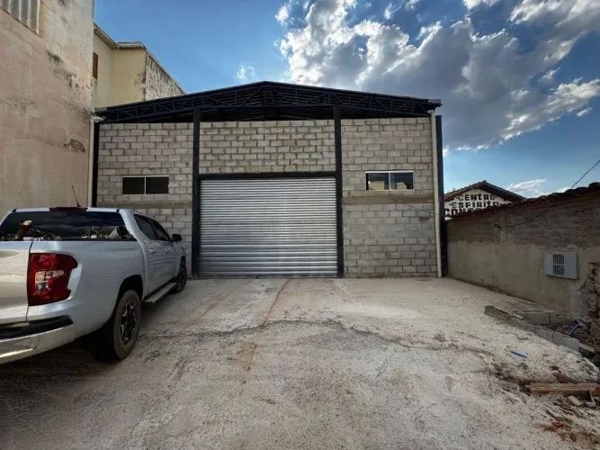 Galpão para alugar, 260 m² por R$ 6.000/mês - Vila Nossa Senhora D Abadia - Anápolis/GO