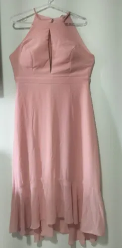 Conjunto de vestido, sandália e bolsa