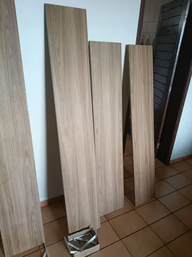 Tábua de MDF ideal para prateleiras.Contem 4 unidades ideal para seu comércio